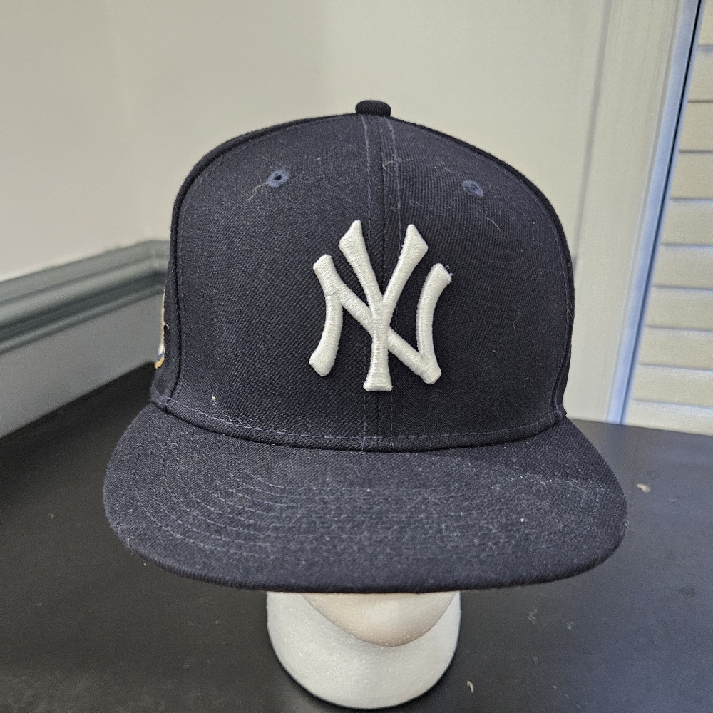 New York Yankees Baseball Cap with 2020 Derek Jeter